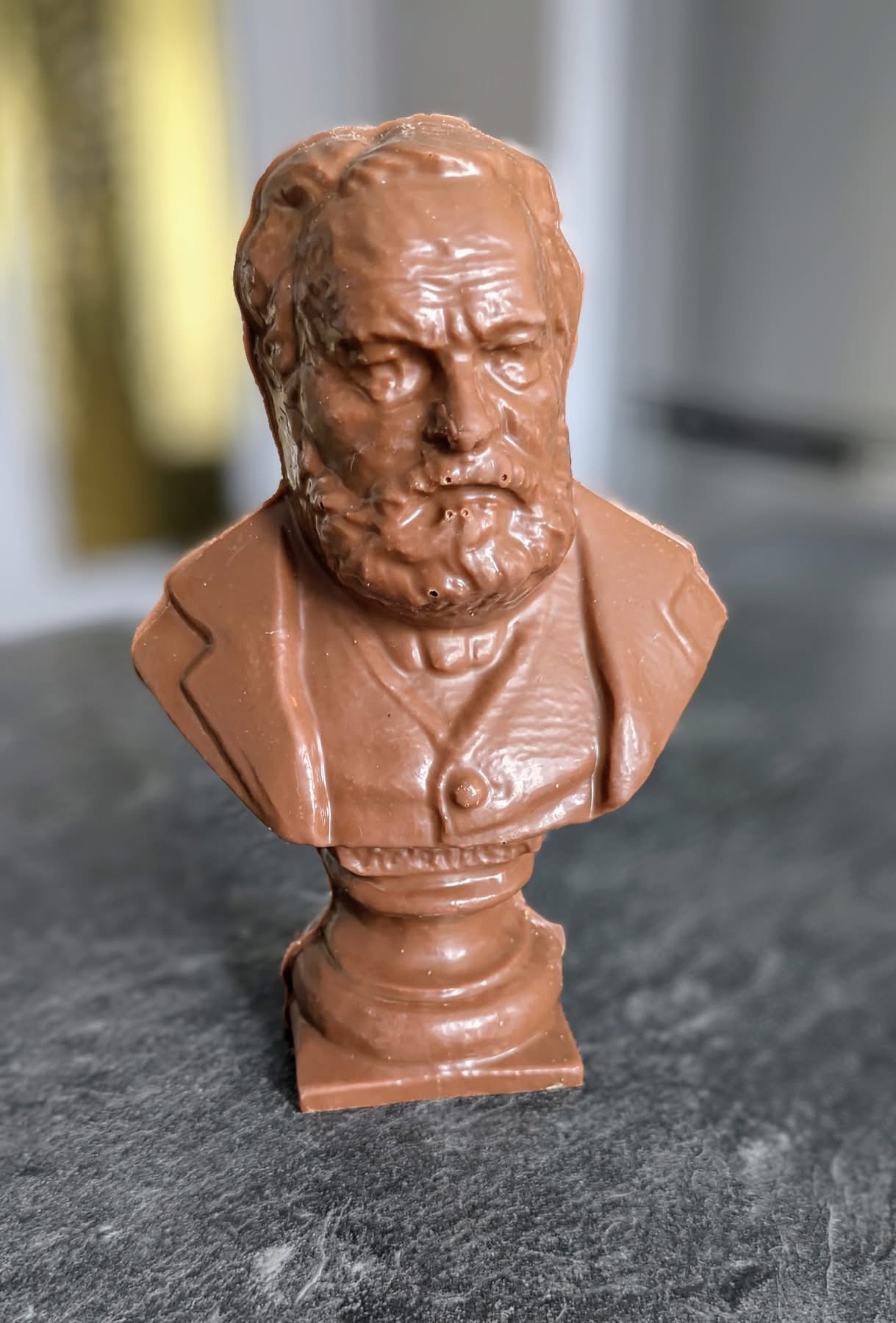 Buste de Victor Hugo "Purement Chocolat" au lait Édition limitée 100 ex